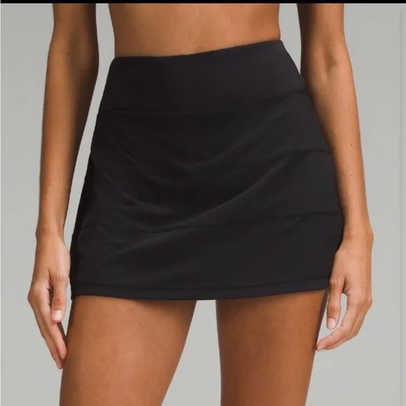 Lululemon Pace Revival Mid-Rise Skirt - size 6 black, like new! Worn once - Picture 2 of 10
